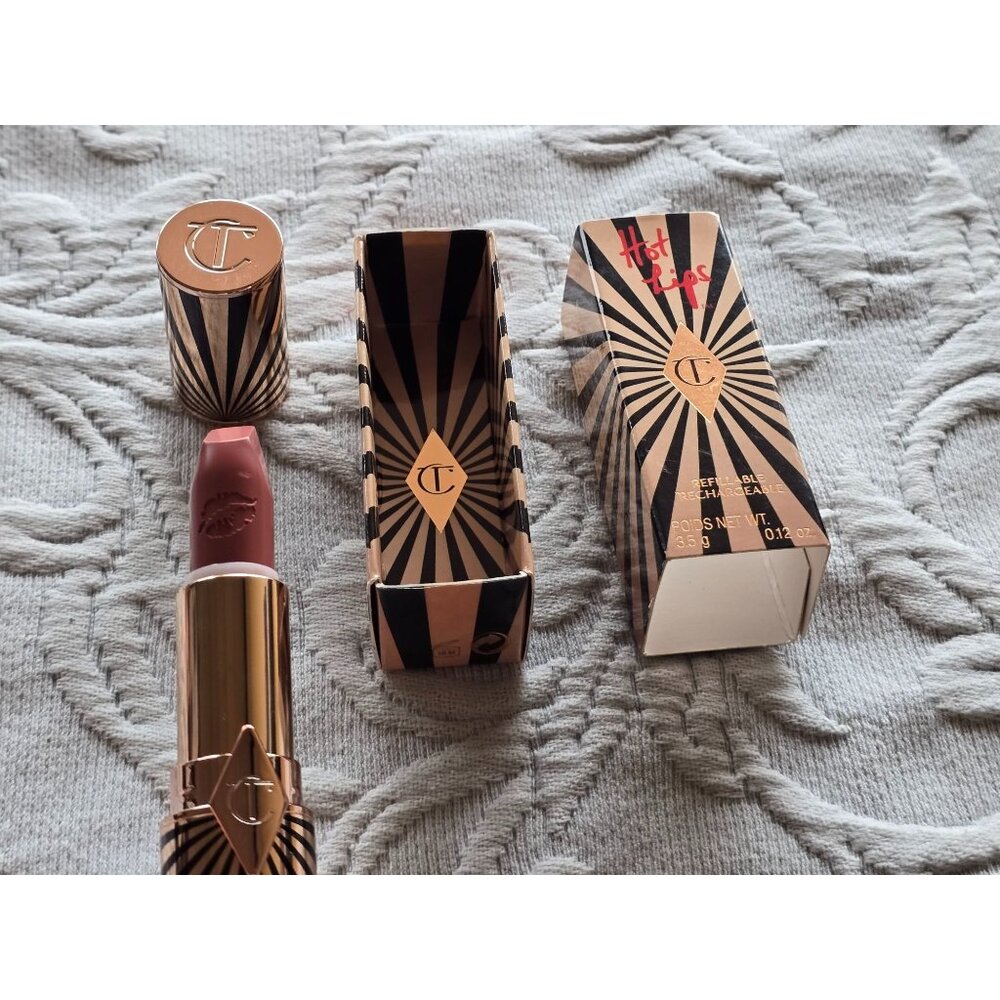 Charlotte Tilbury Hot Lips 2 - In Love With Olivia - Picture 2 of 9